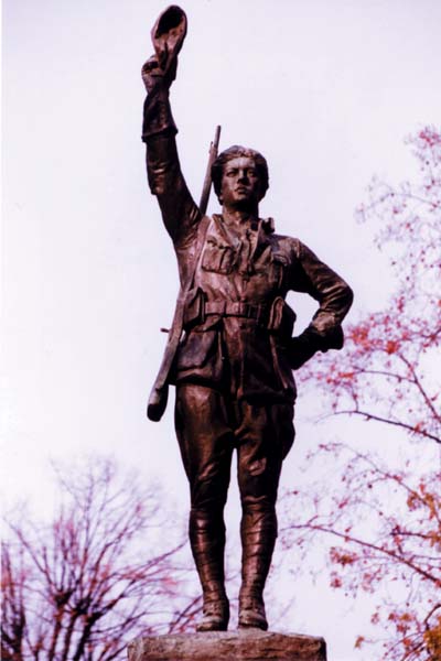 Statut d'Alan Seeger sur le monument aux volontaires américains